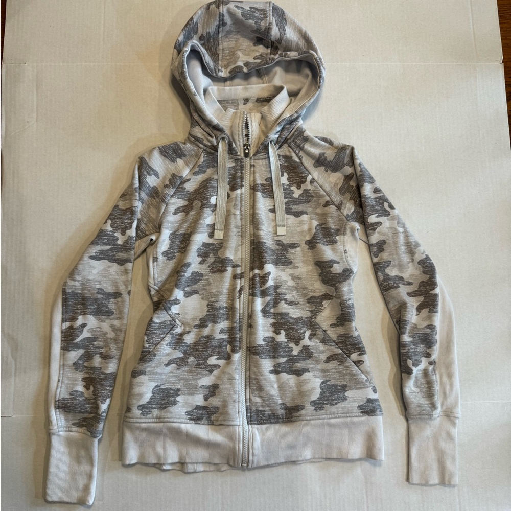 Athleta Triumph Full-zip hoodie in a grey camouflage print size XS